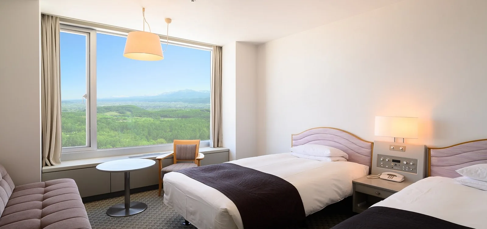 Shin Furano Prince Hotel : chambre et séjour