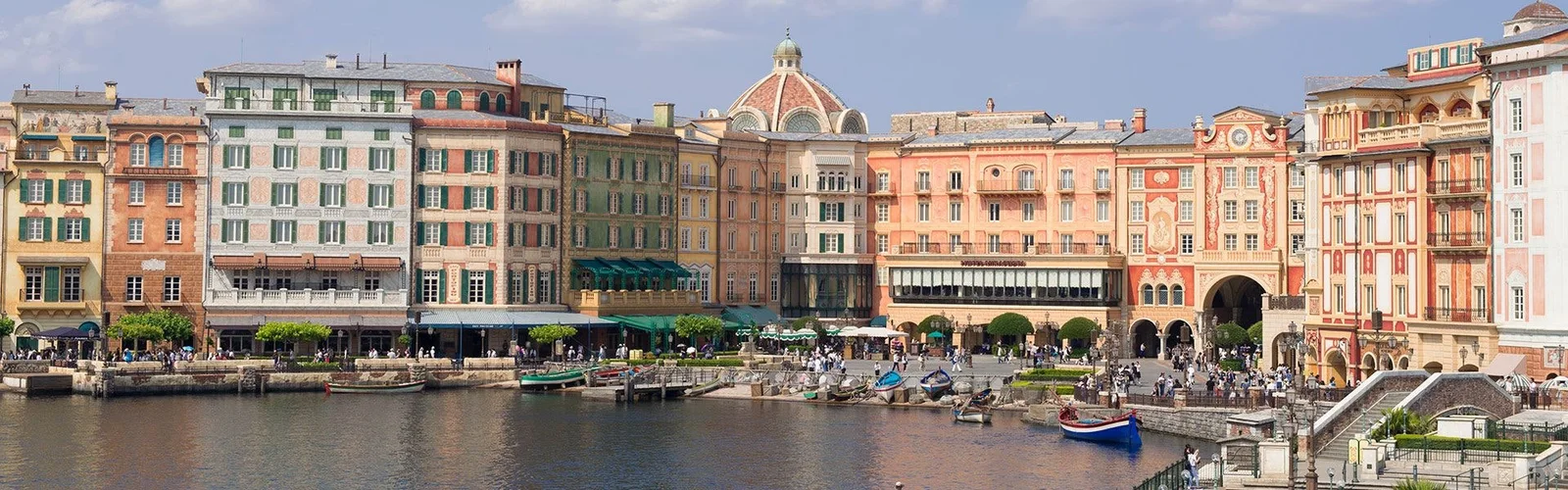 Tokyo DisneySea Hotel MiraCosta vu depuis Tokyo DisneySea