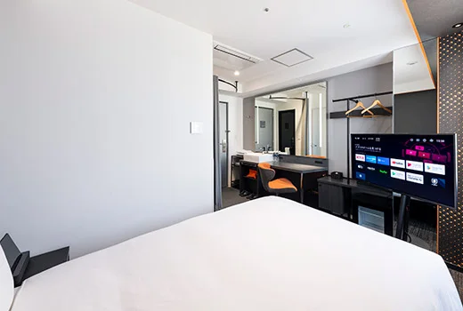 Chambre double compacte avec espace de travail à Tokyo