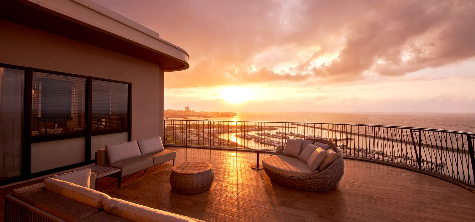 Suite Club de l’Okinawa Prince Hotel Ocean View Ginowan avec vue sur la mer