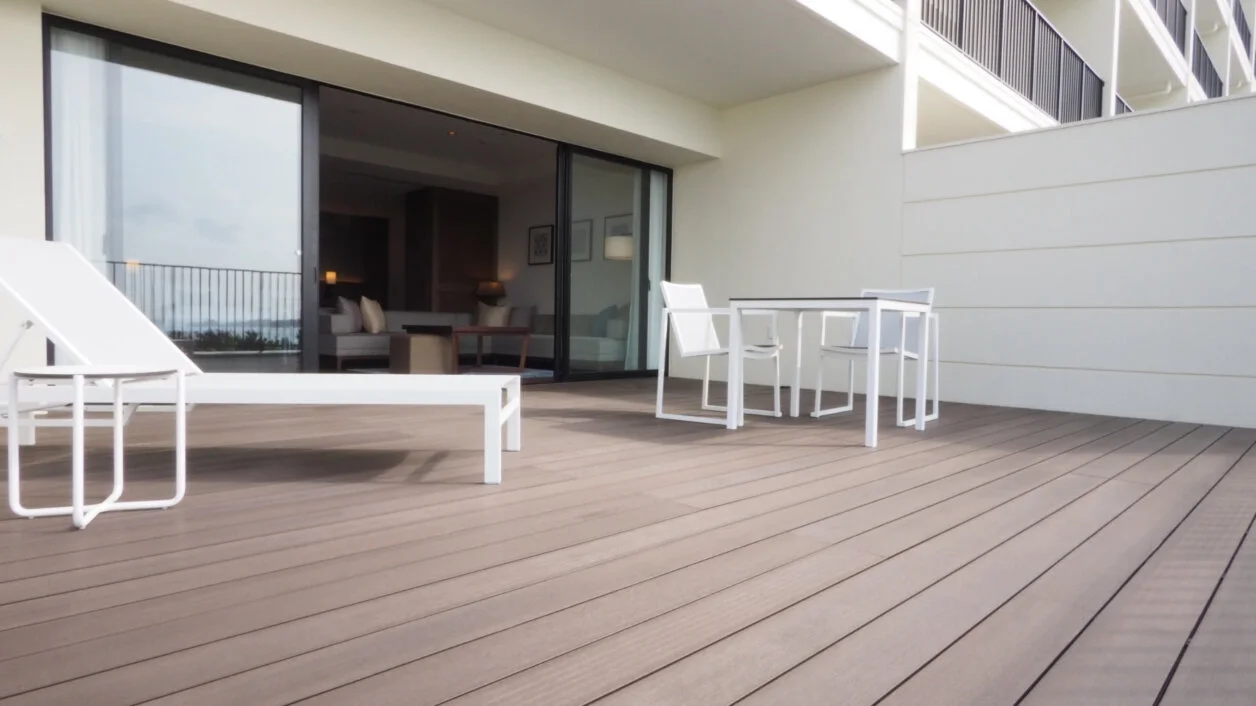 Suite avec espace de vie et chambre au HIYORI Ocean Resort Okinawa
