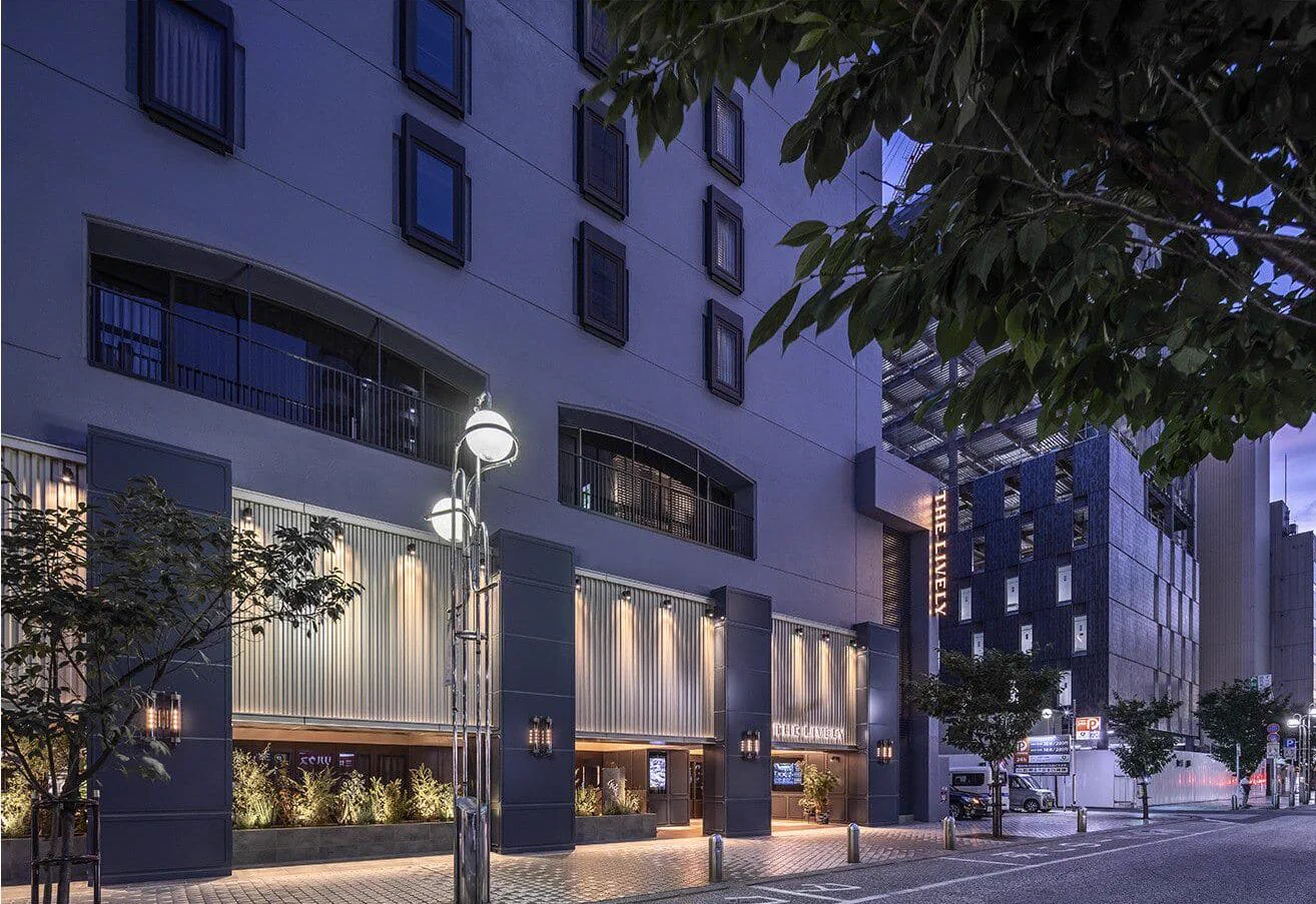 THE LIVELY FUKUOKA HAKATA : Une chambre de 12 m² en centre-ville contre un hall ouvert 24h, vaut-il le coup ?