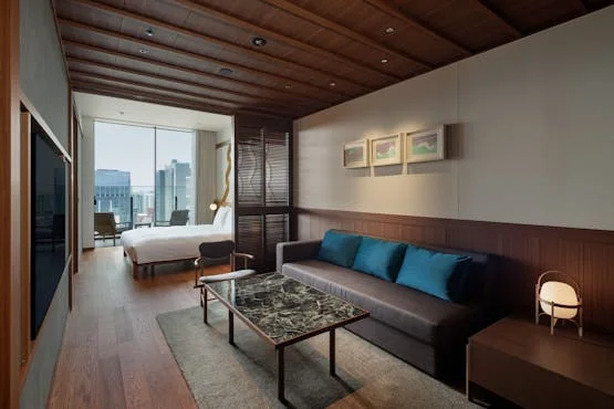 Chambre Terrace King du ONE FUKUOKA HOTEL avec terrasse donnant sur Tenjin