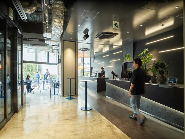 Espace Lounge public pour les clients de sequence SUIDOBASHI