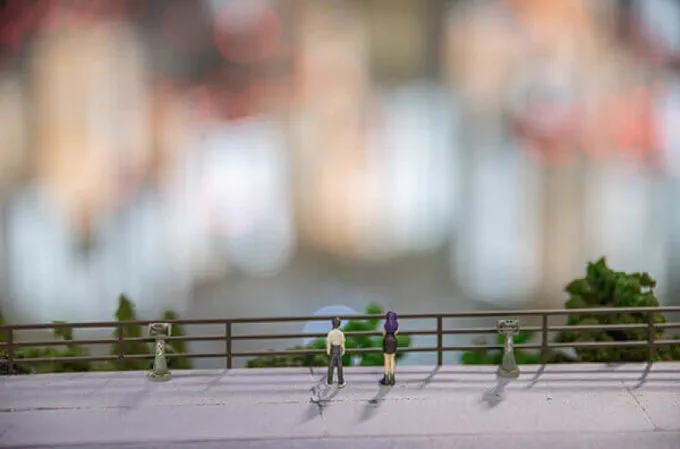 Tokyo-III miniature avec ses bâtiments et installations mobiles