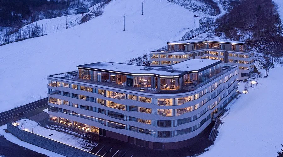 Skye Niseko entre les accès King et Ace à Grand Hirafu