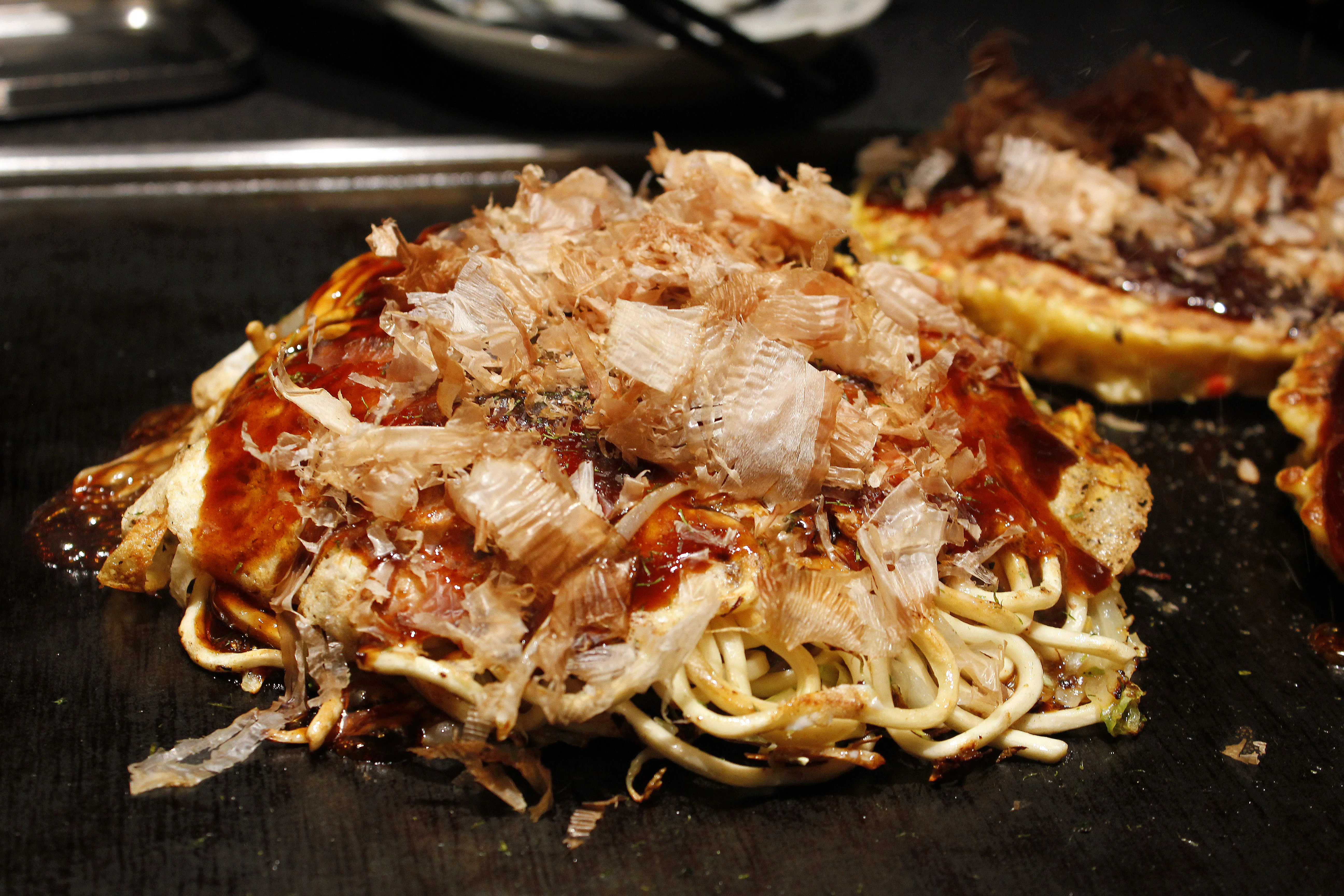 Okonomiyaki de Hiroshima, à choisir dans un restaurant si ce plat est la priorité du dîner