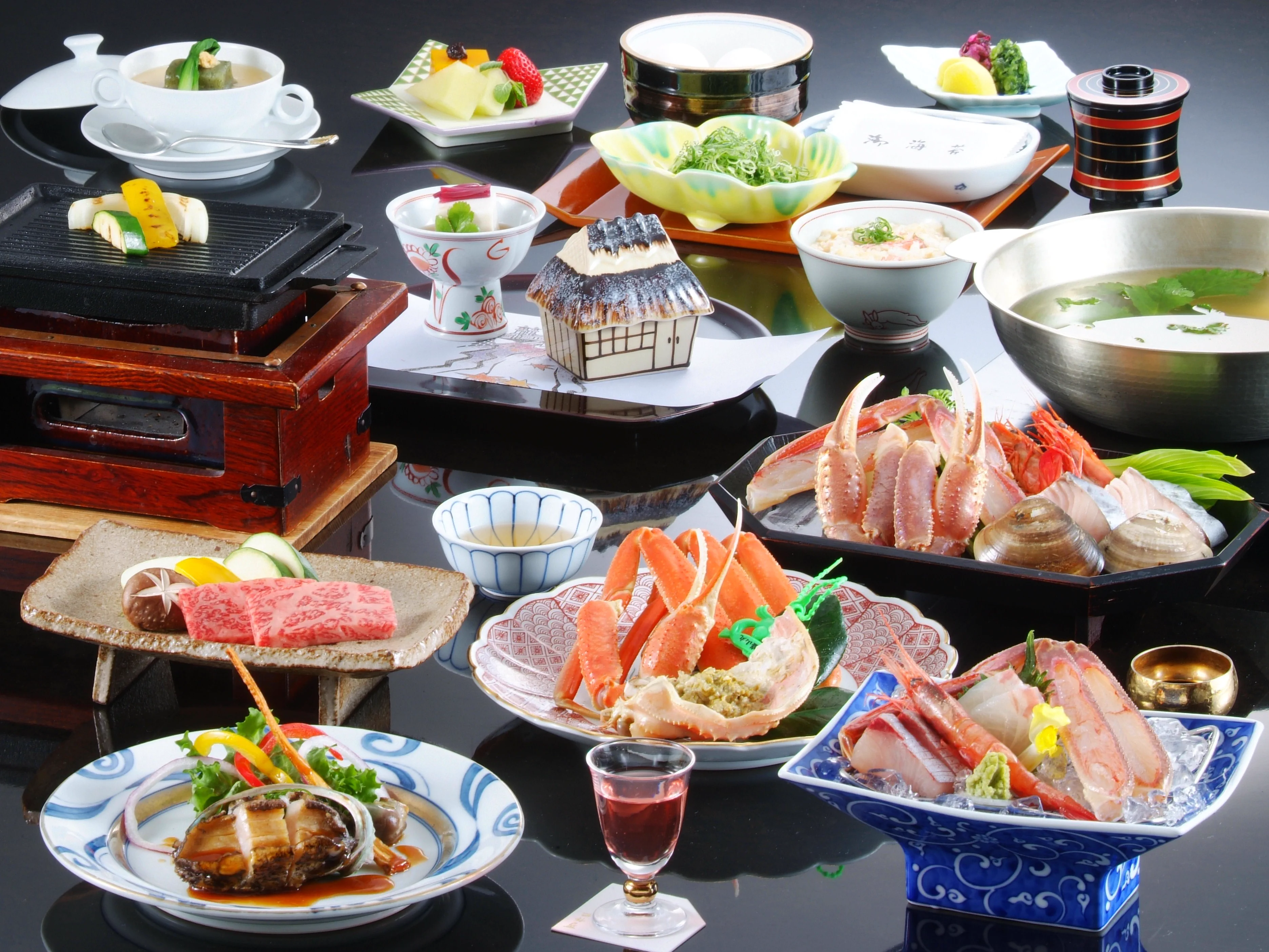 Crabe et bœuf Tajima à Kinosaki : les menus saisonniers doivent être comparés comme des produits différents, pas comme un simple dîner inclus