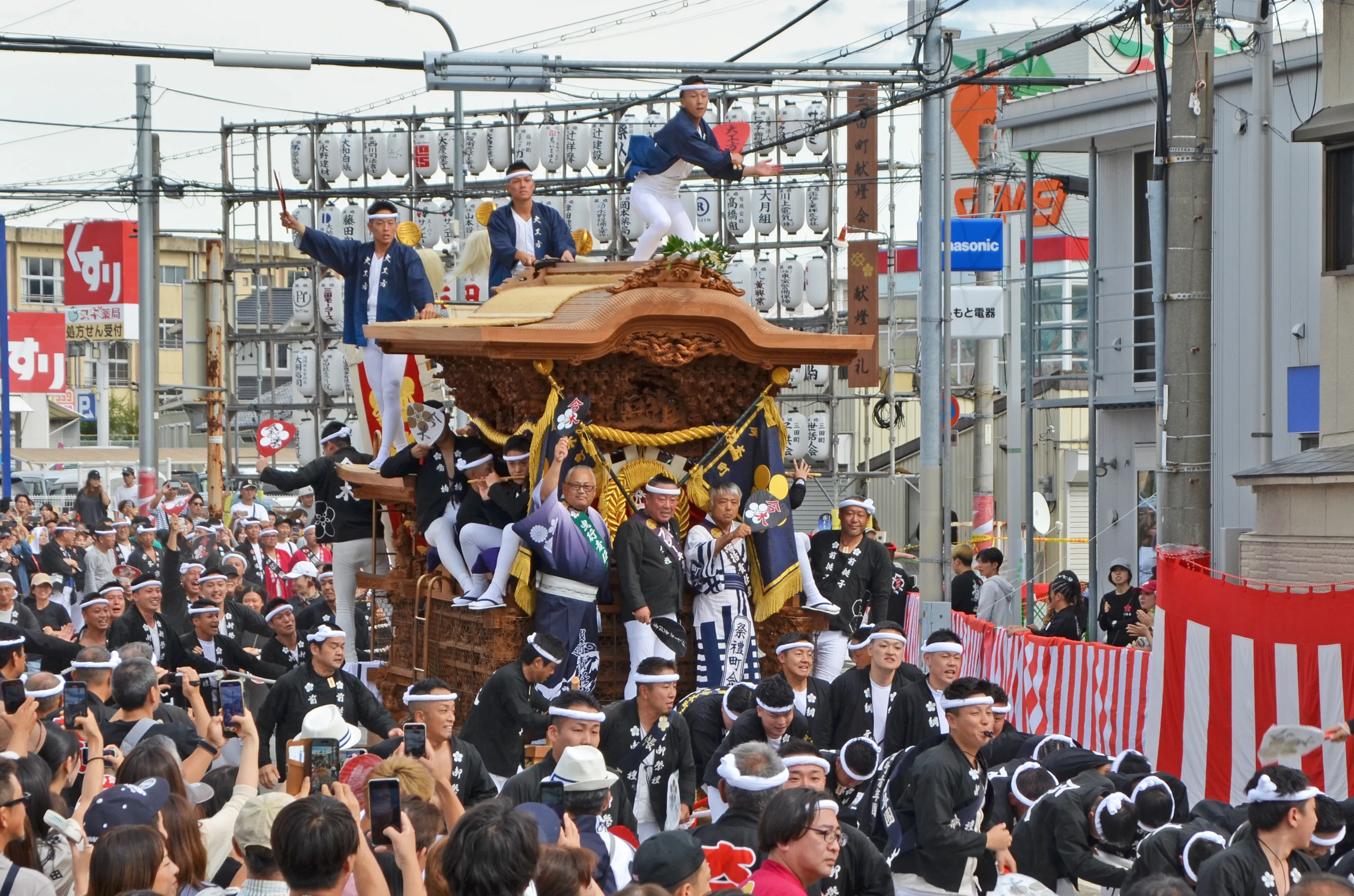 Festival de défilé de chars d’Okada, région de Yama-nao, défilé de chars à Konoki-machi lors du festival d’octobre 2025 (photo officielle de la ville d’Okada 2025)