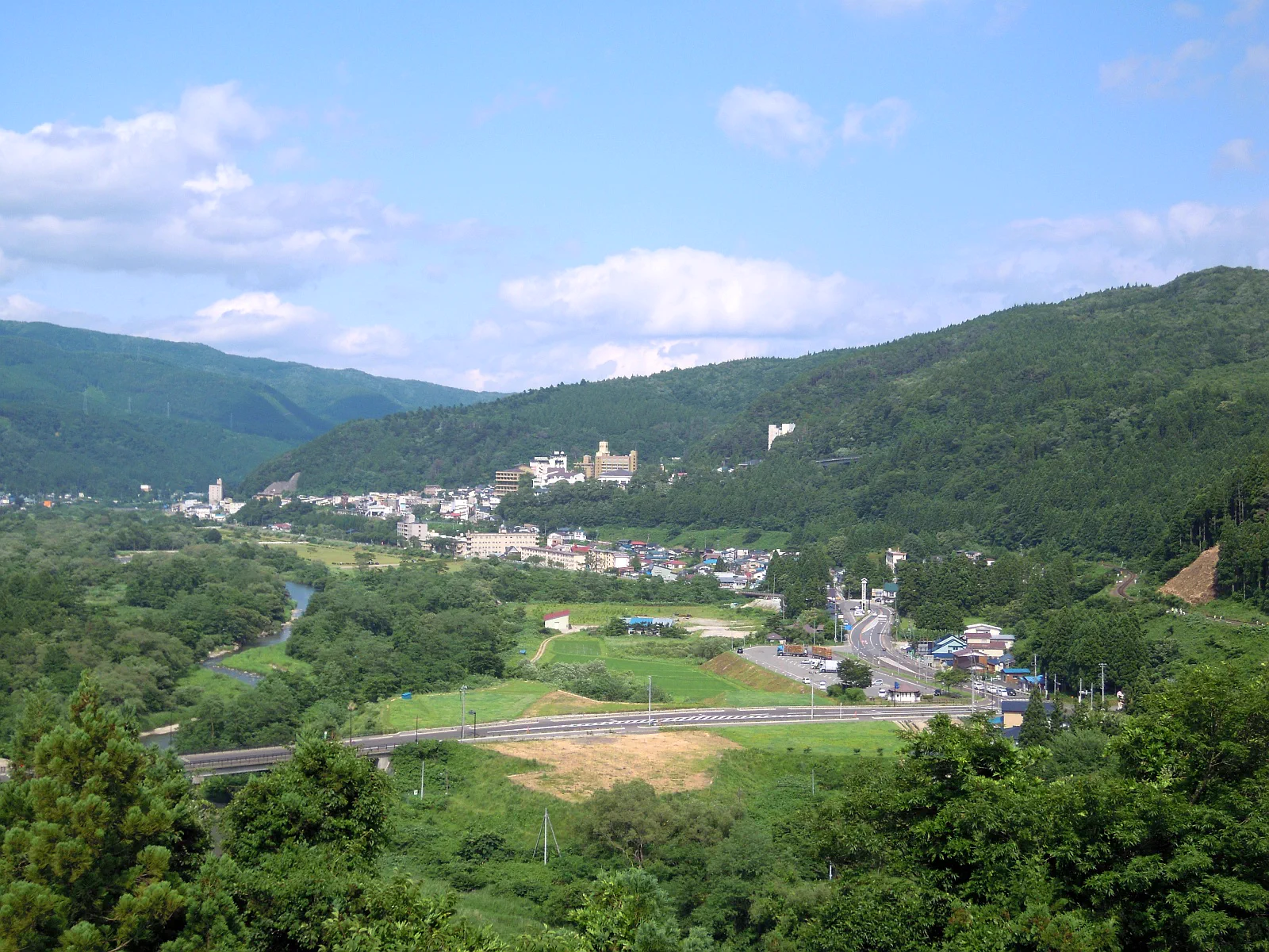 Quartier thermal de Naruko, base possible pour la gorge et une nuit en onsen