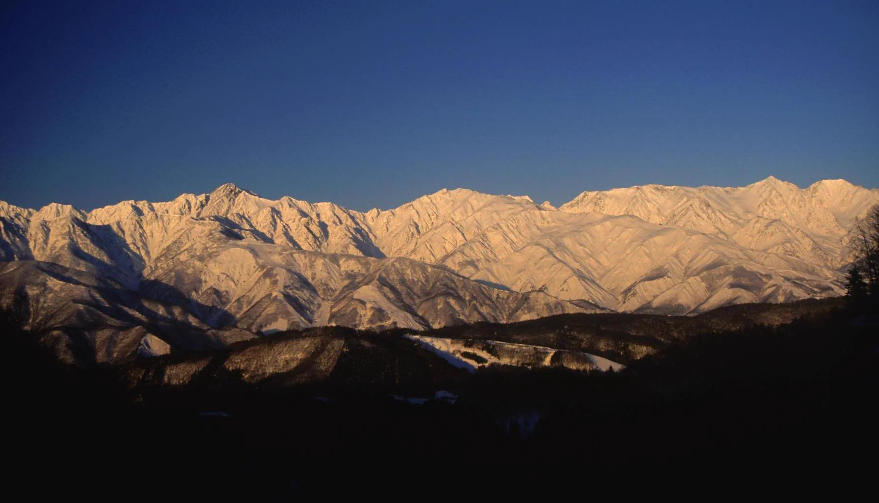 Secteur de Kamishiro et massif de Goryu : loger au sud peut réduire le dernier kilomètre lorsque Goryu est le domaine principal