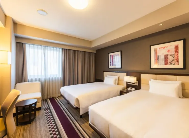 Hotel Sunroute Plaza Shinjuku : le bus aéroport vaut-il une chambre plus petite ?
