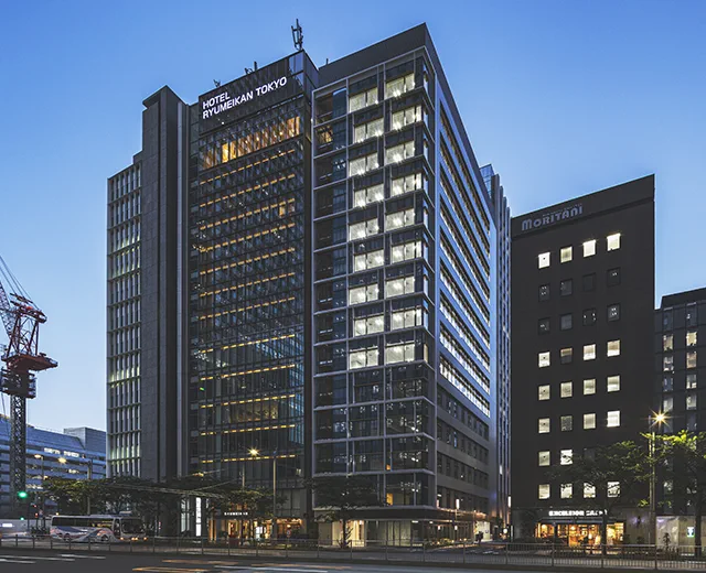 Comparaison du Metropolitan Marunouchi et du Ryumeikan Tokyo