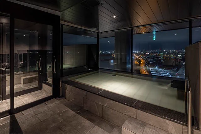 Bain thermal Akari no Yu au 18e étage