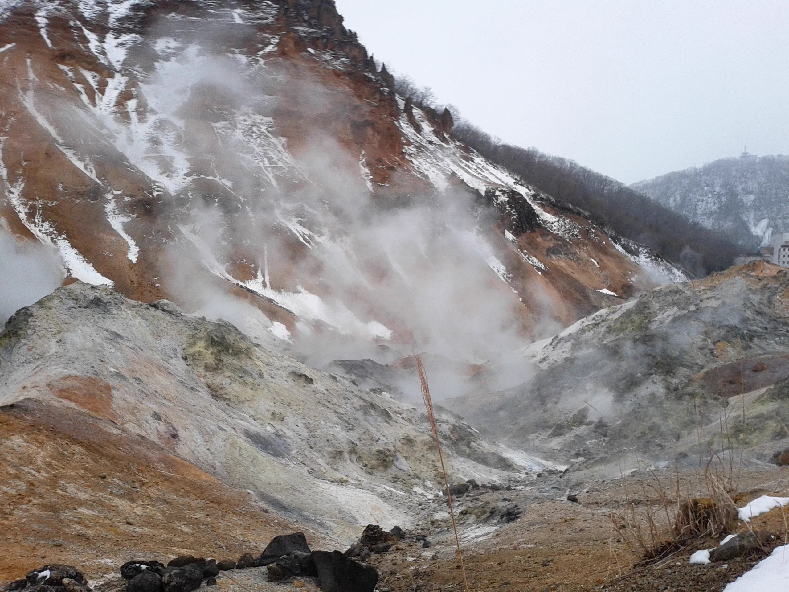 Journée à Noboribetsu Jigokudani dans l'itinéraire d'hiver à Hokkaido