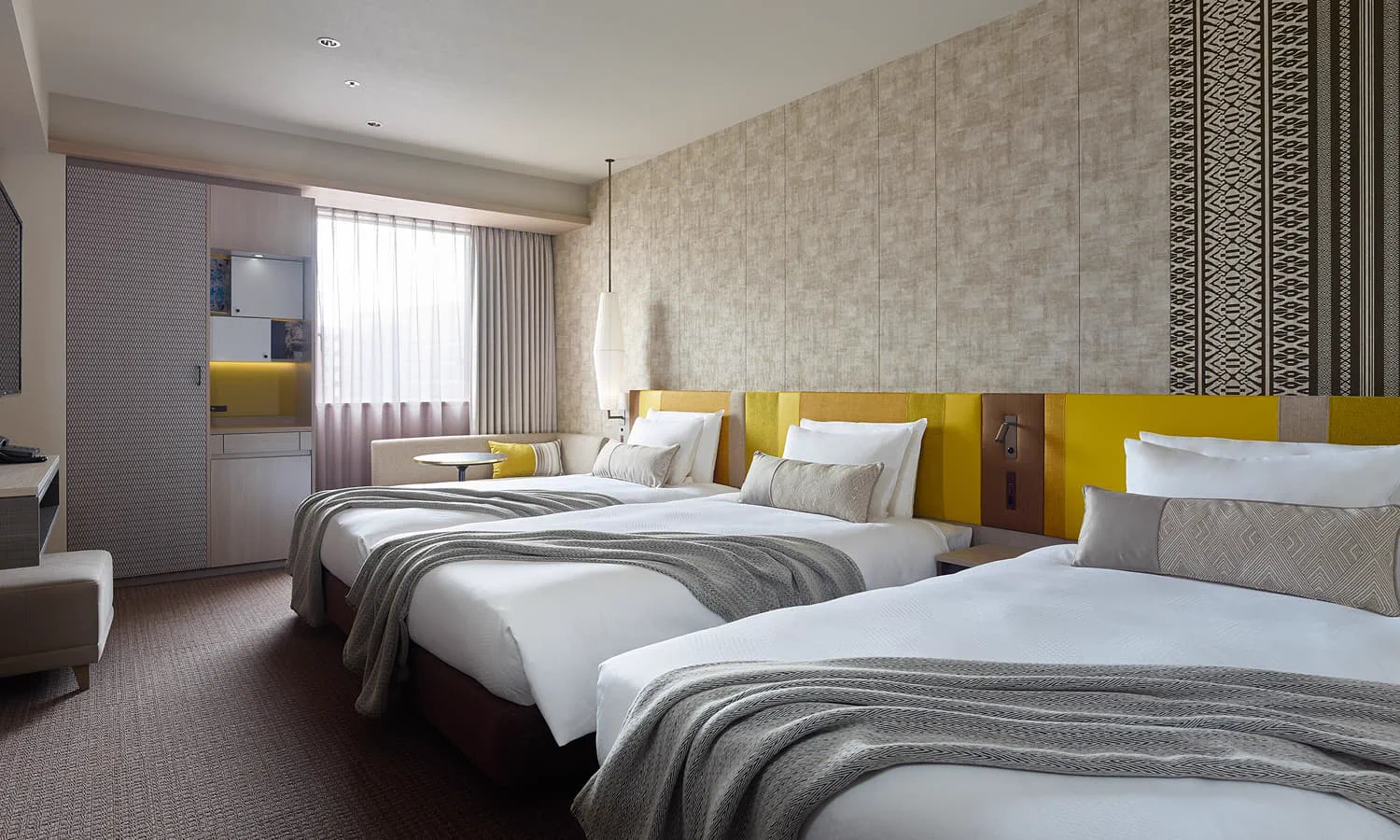 Standard 3 Beds du Mitsui Garden Hotel Fukuoka Gion avec trois lits simples de même taille