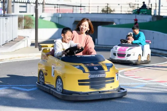 Attraction de conduite familiale à Suzuka Circuit Park, où la valeur vient du contrôle par l’enfant