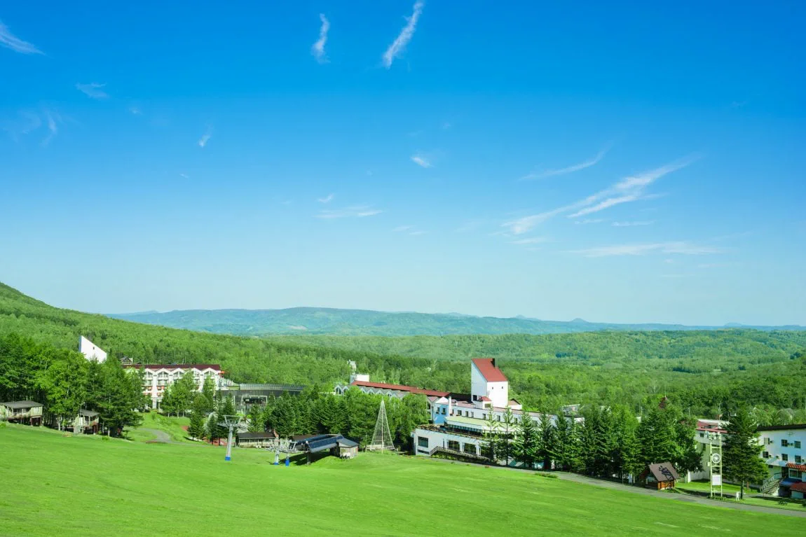 Hiver, Rusutsu Resort Hotel &amp; Convention, montre qu'il est possible de séjourner à la station sans faire de doublons avec Sapporo.