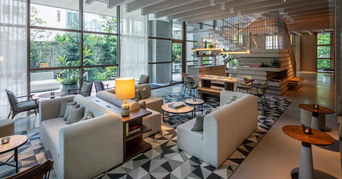 Guest Lounge et espaces communs de Zentis Osaka, utilisés comme extension de la chambre pendant un séjour en couple