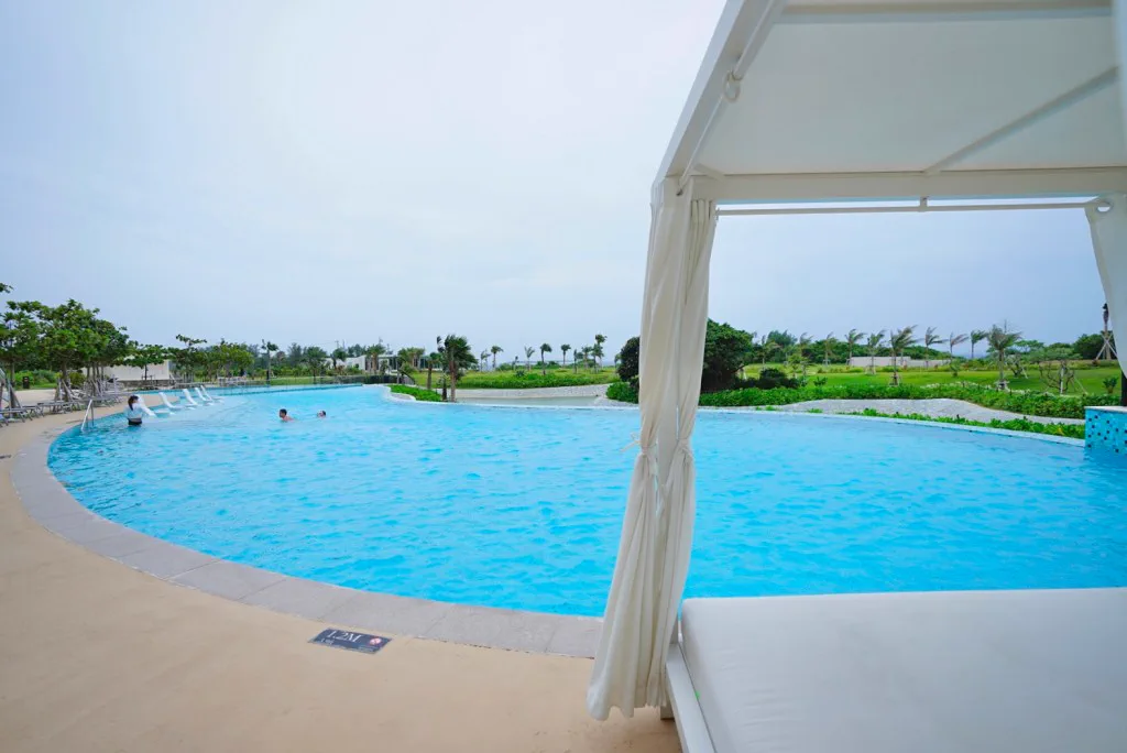 Hilton Okinawa Sesoko Resort et son environnement côtier