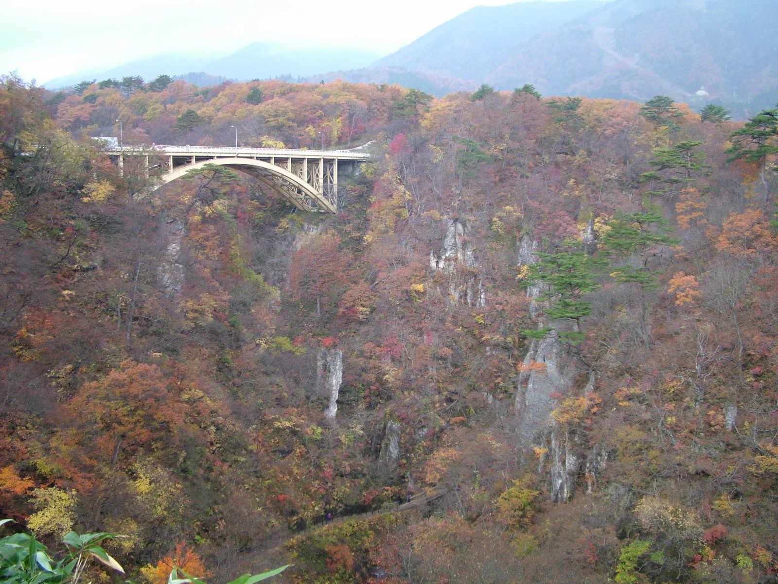 Couleurs d’automne à Naruko Gorge et pont Ōfukasawa