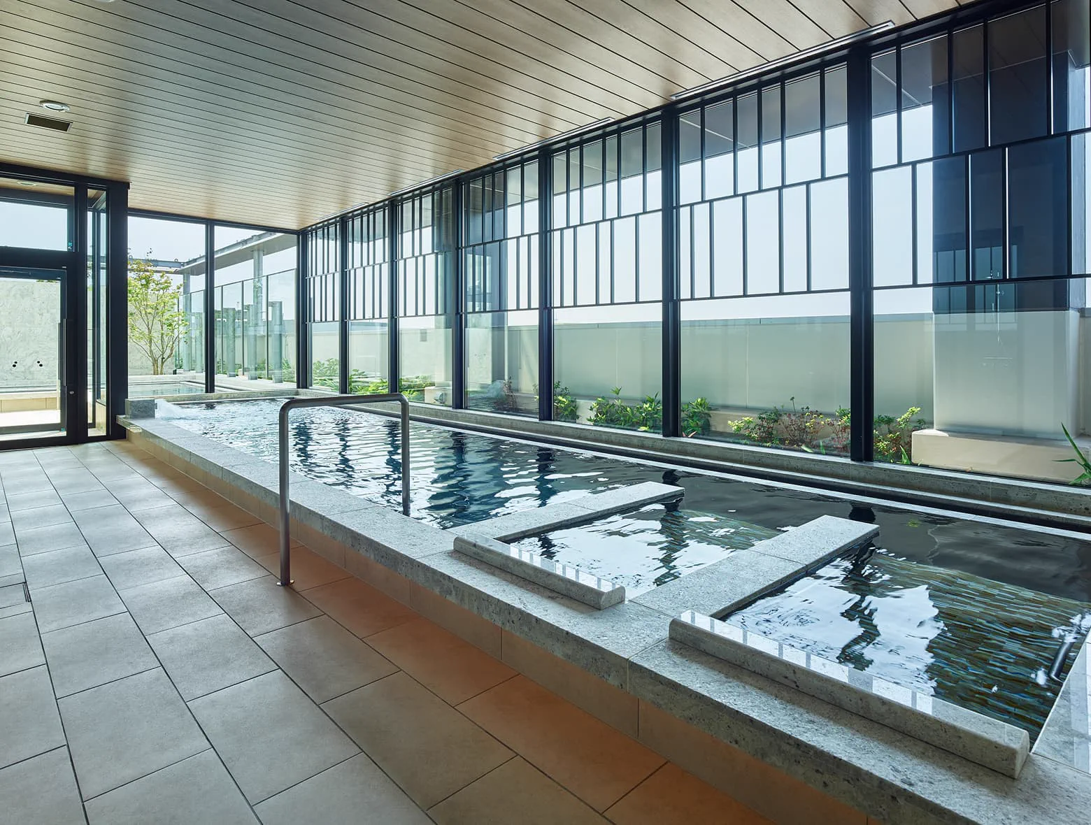 Grand bain du Mitsui Garden Hotel Fukuoka Gion
