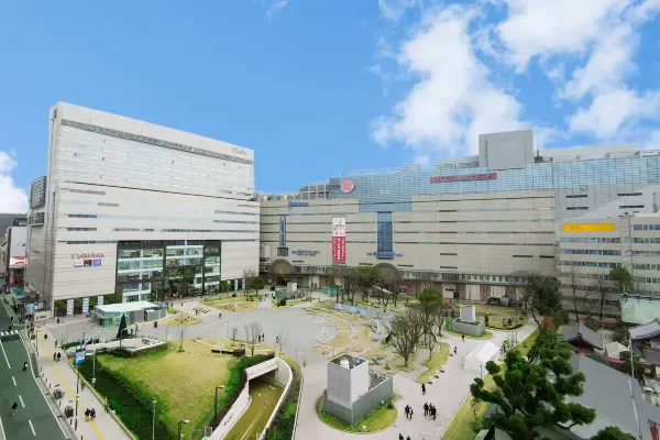Images officielles du Solaria Nishitetsu Hotel Fukuoka, directement relié à la station Nishitetsu Fukuoka Tenjin et au centre commercial