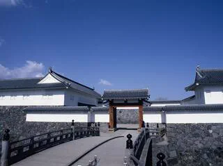 Tour de la porte Est du château de Yamagata