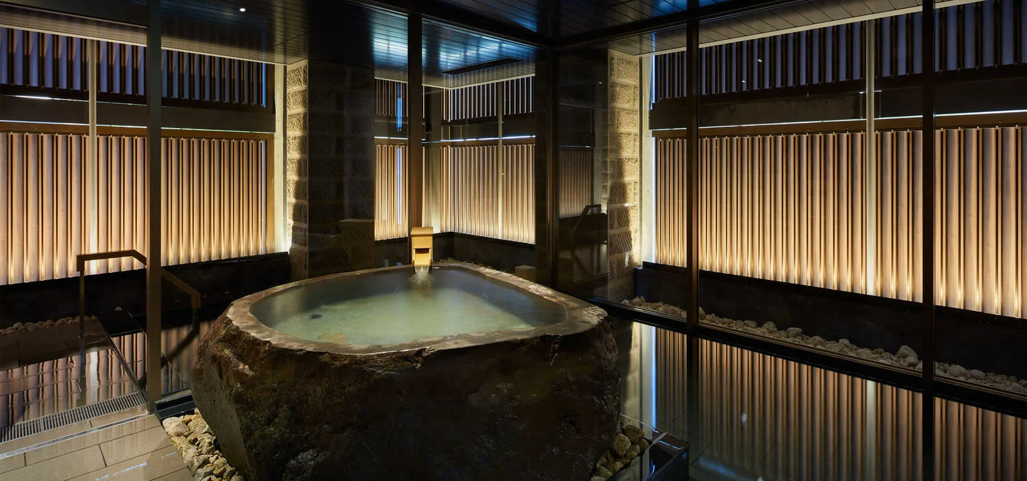 Grand bain d’ONSEN RYOKAN Yuen Sapporo