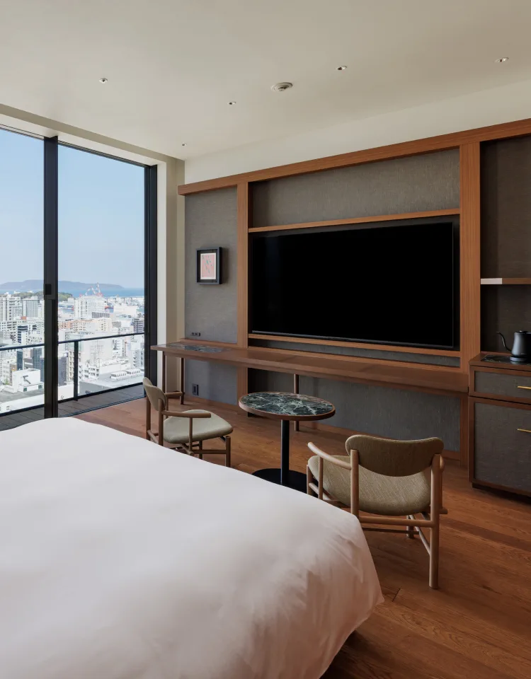 Espace de chambre et lits au ONE FUKUOKA HOTEL