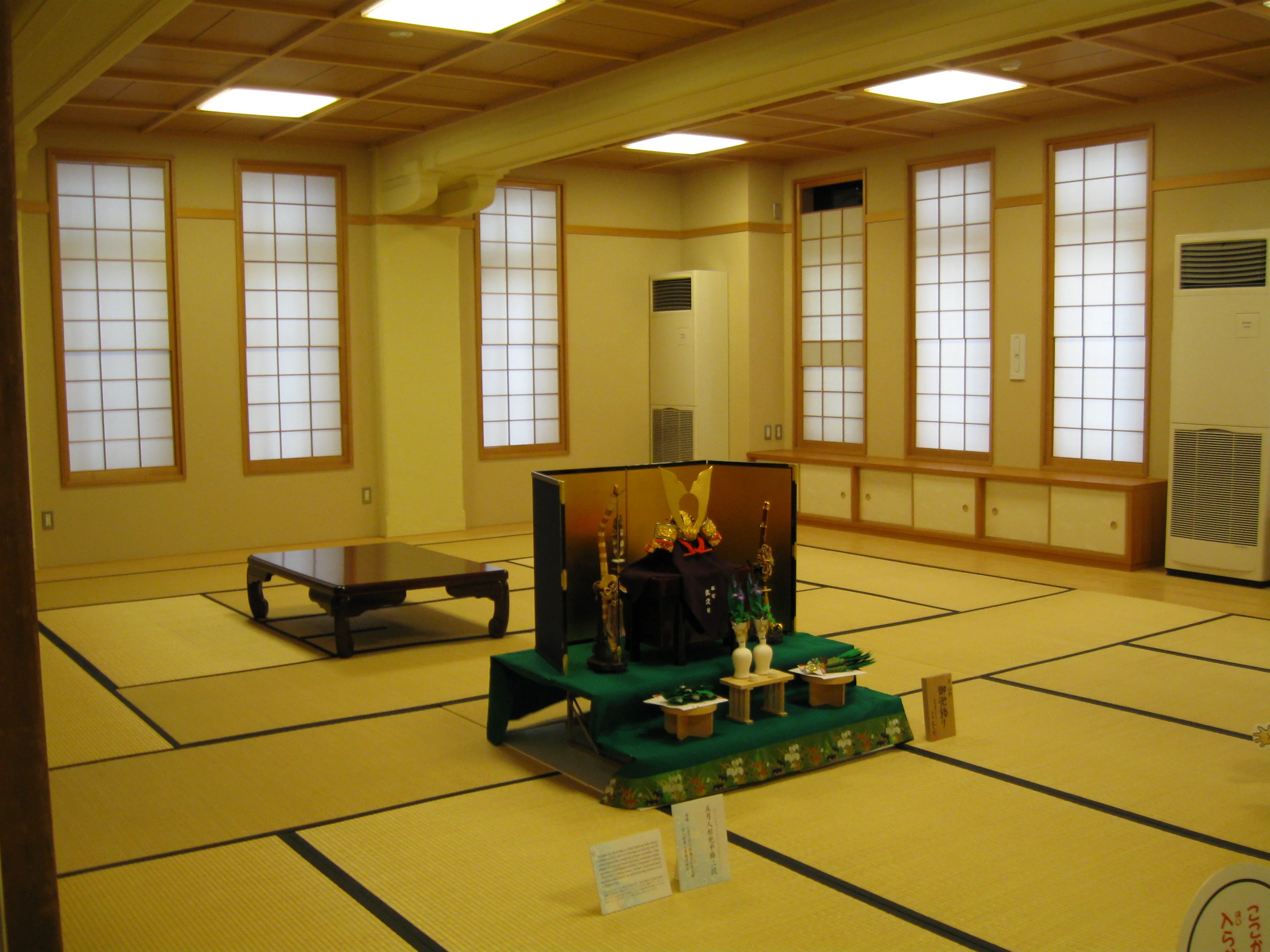 Le Kyoto International Manga Museum conserve un ancien bâtiment scolaire, qui fait également partie intégrante de la visite.