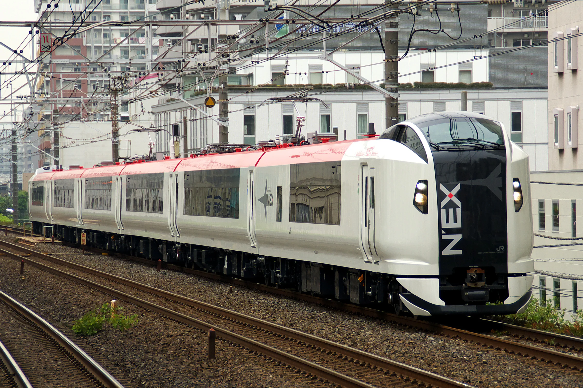 Skyliner et comparaison avec le Narita Express pour rejoindre Tokyo