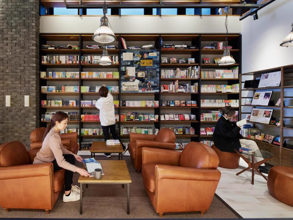 Espace de lecture du LAMP LIGHT BOOKS HOTEL Fukuoka
