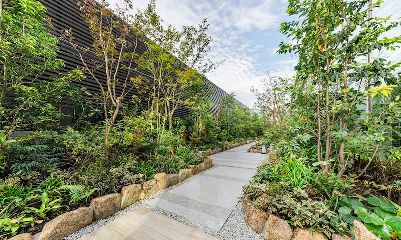 Jardin extérieur du 9e étage de l’Hotel Hankyu RESPIRE OSAKA