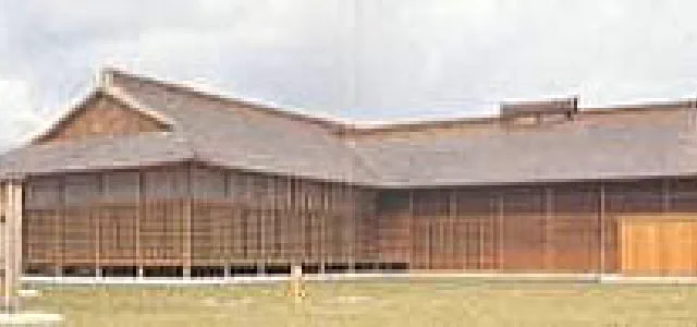 Résidence reconstruite dans le Honmaru du château médiéval de Nejō