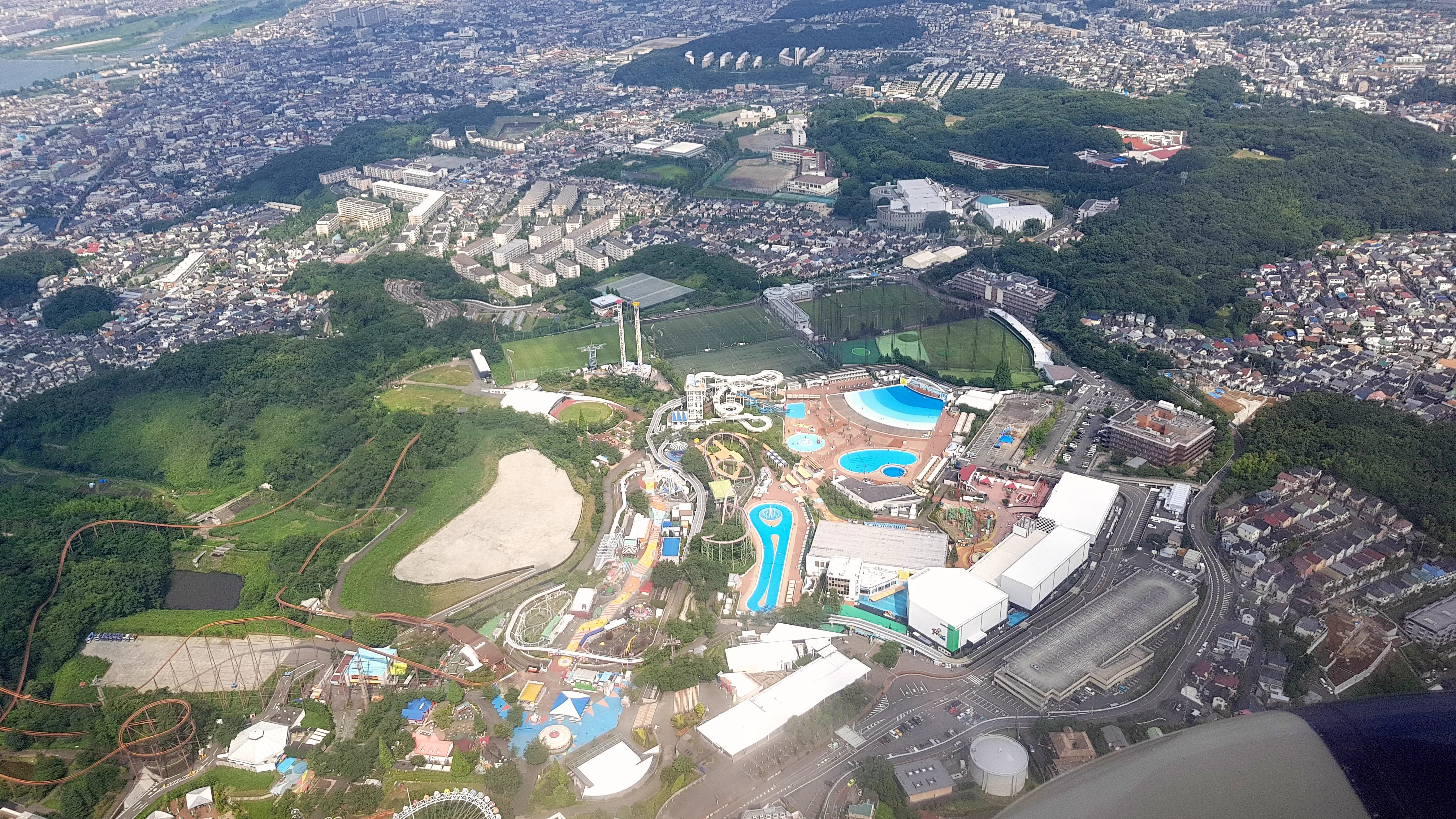 La piscine Pool WAI de Yomiuriland, dont les tarifs varient selon la date