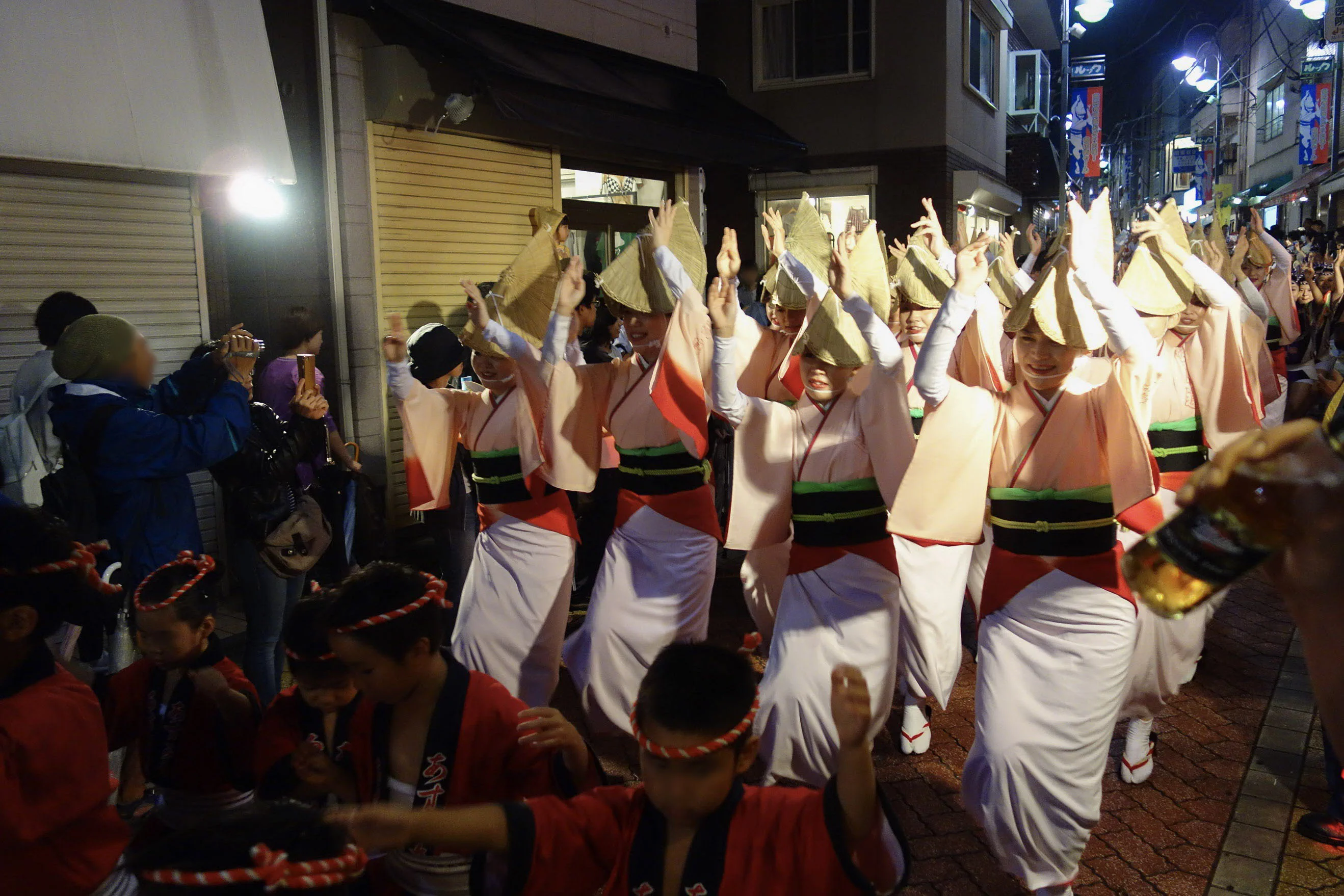 Défilé nocturne de l’Awa Odori de Kōenji