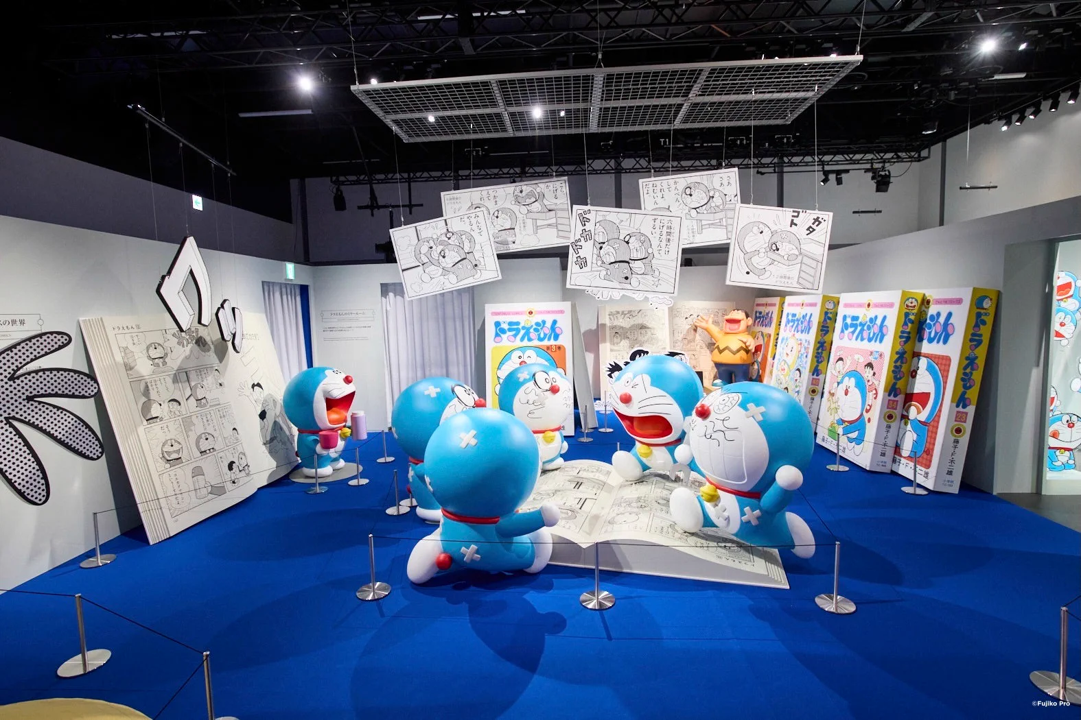 Installations Doraemon à Ariake et séparation entre zones gratuites et payantes