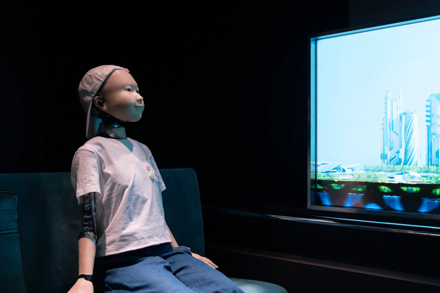 Installation immersive FUTURE OF LIFE＋ et androïde à MoN Takanawa