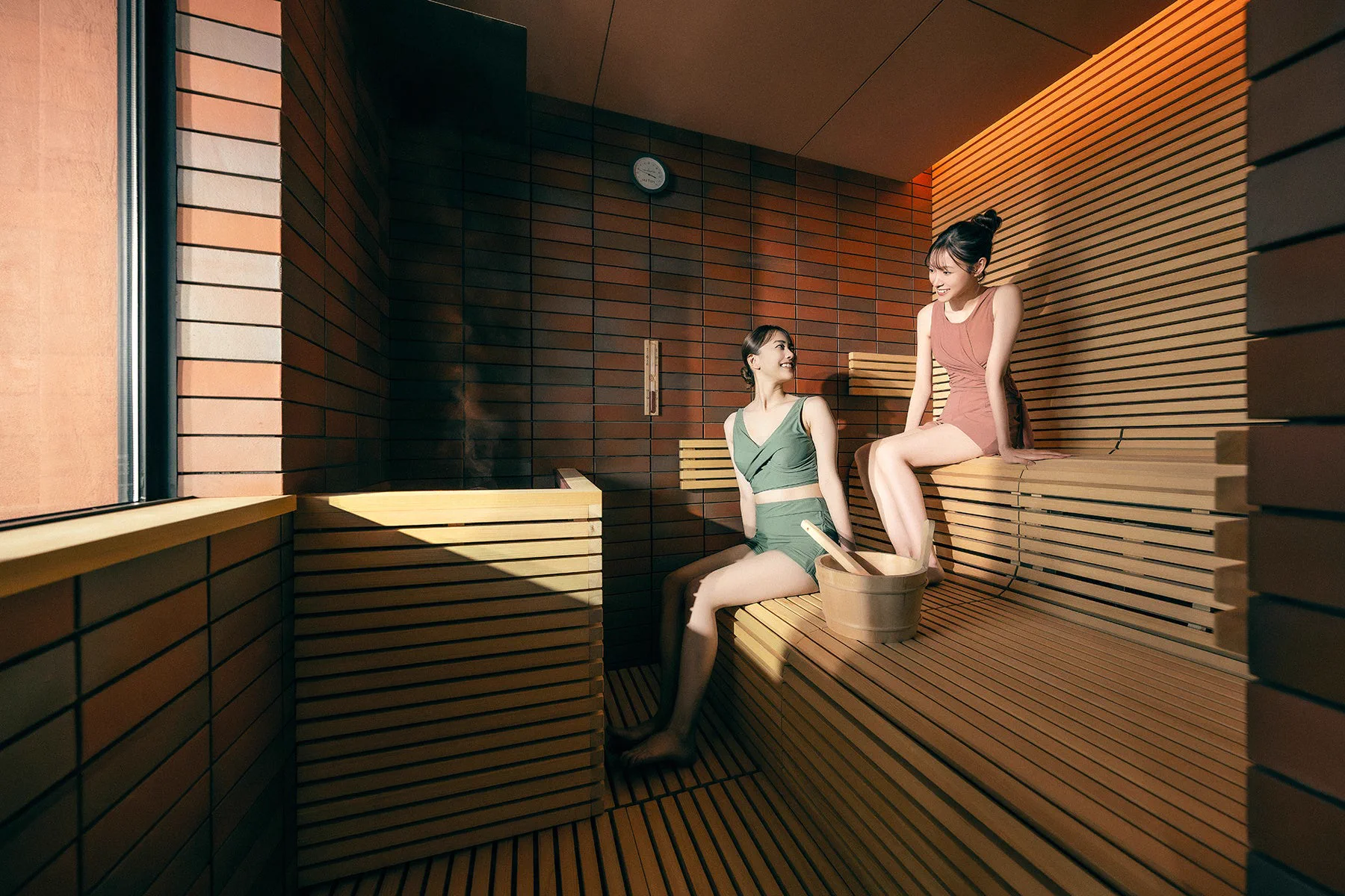 Chambre avec sauna privé sur terrasse donnant sur le détroit BEB5.