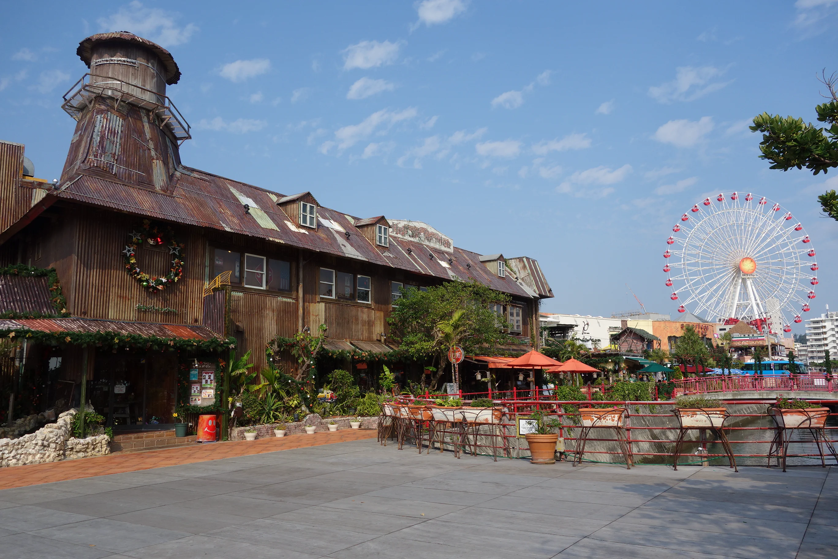 Chatan, American Village et le bord de mer d’Okinawa