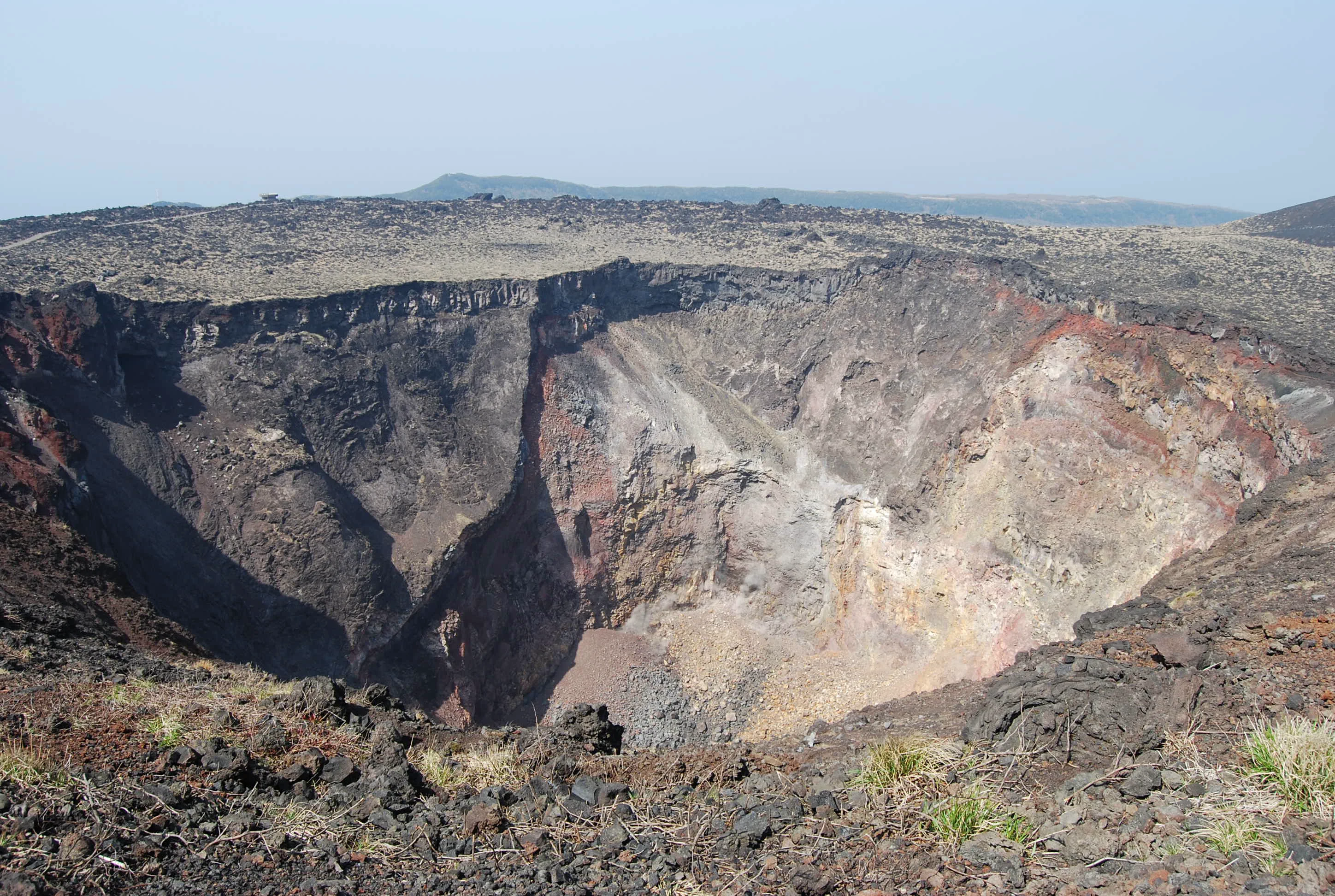 Cratère volcanique de Mihara-yama à Izu Ōshima