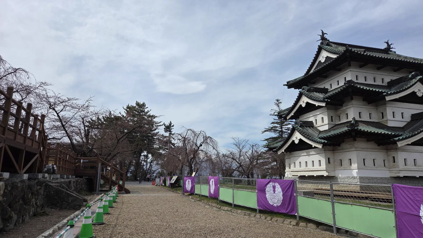 Château de Hirosaki pendant les travaux de déplacement du donjon