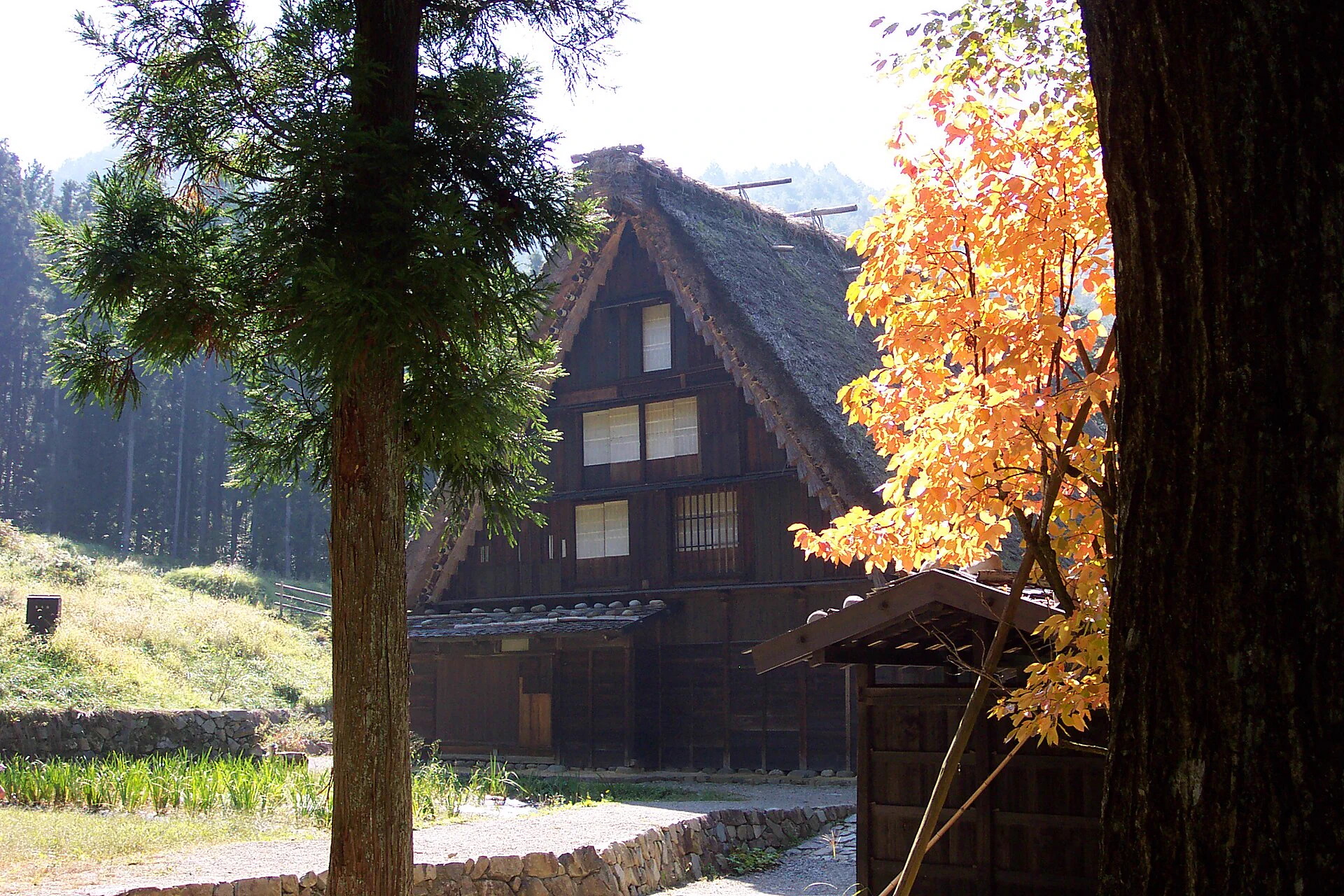 Illumination automnale de Hida no Sato