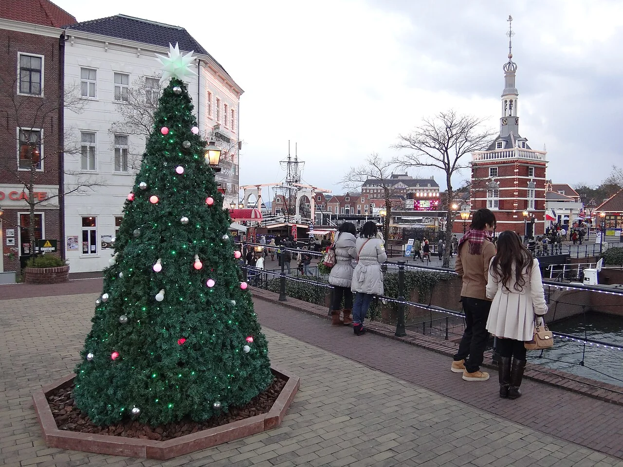 Sapin décoré à Huis Ten Bosch le 31 décembre 2012